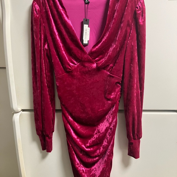 Steve Madden Fuchsia Long Sleeve Ruched Dress - Picture 5 of 7